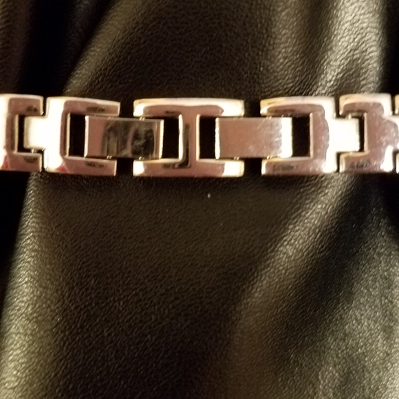 Watch - Picture 3 of 5